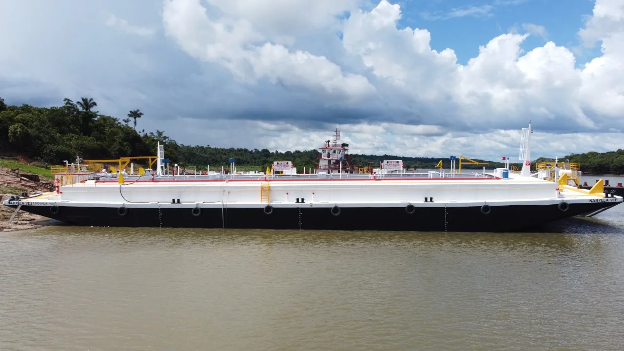 Balsa NABYLLA VIII em operação